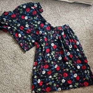 VINTAGE Sag Harbor Matching Set with Red Black Blue Floral Design small